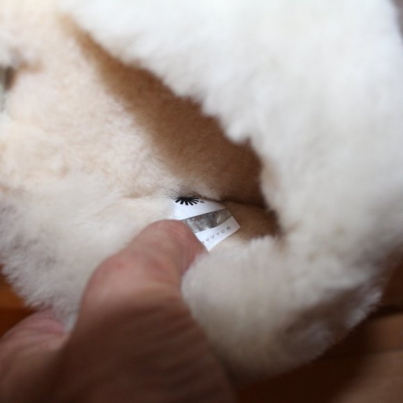 NIB UGG COZY PINK METALLIC PINK SLIP ON SLIDE SHEARLING SLIPPERS - Picture 7 of 7